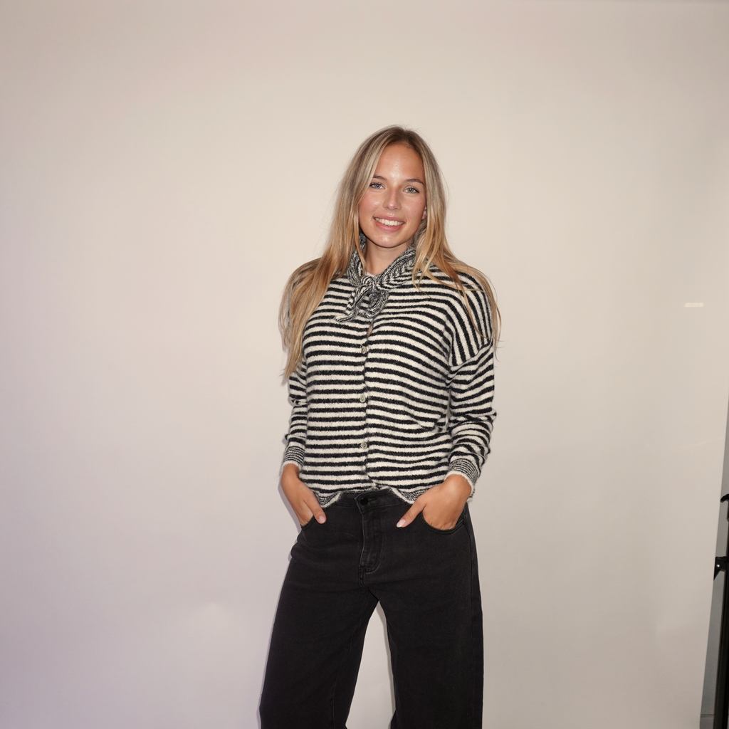 Nola Streep Vest Zwart